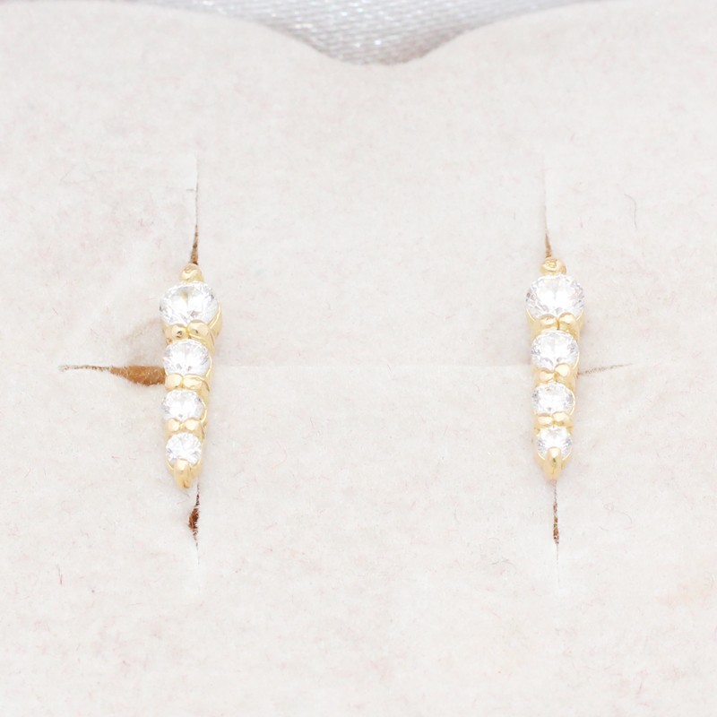 Pendientes de Oro 18k con 4 Circones – Elegancia y Brillantez en Joyería Fina
