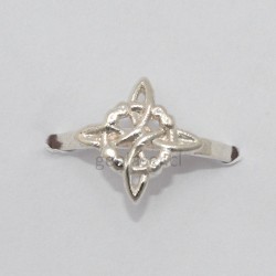 Anillo Nudo de Bruja Pequeño con Detalle Especial – Plata 925